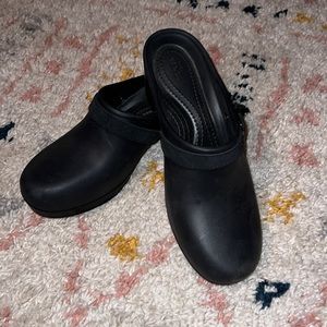Crocs womens clogs. Size 9. Like new!
